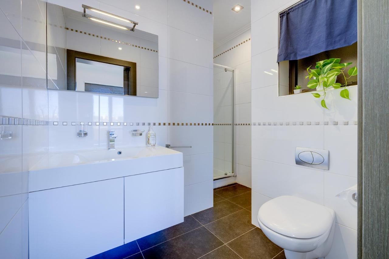 Perfect Location Idyllic 2Br Apartment Сліма Екстер'єр фото